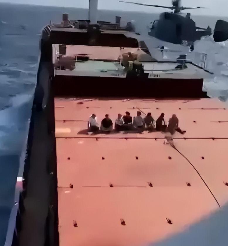 俄羅斯向美軍艦開火，事件背景與SEO解讀，俄羅斯對美軍艦開火事件背景解析與SEO視角解讀