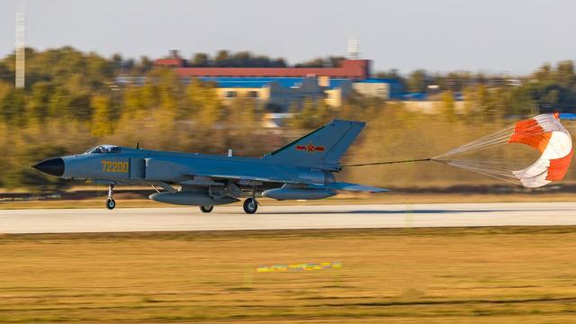 關(guān)于2022年殲-7還有多少架的探討，探討，殲-7戰(zhàn)機(jī)在2022年的數(shù)量概況