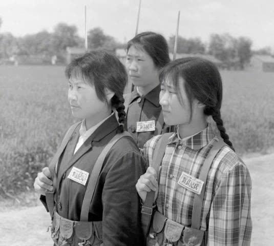 中國女兵老照片，歷史中的巾幗英雄形象展現，中國女兵老照片，歷史巾幗英雄形象展