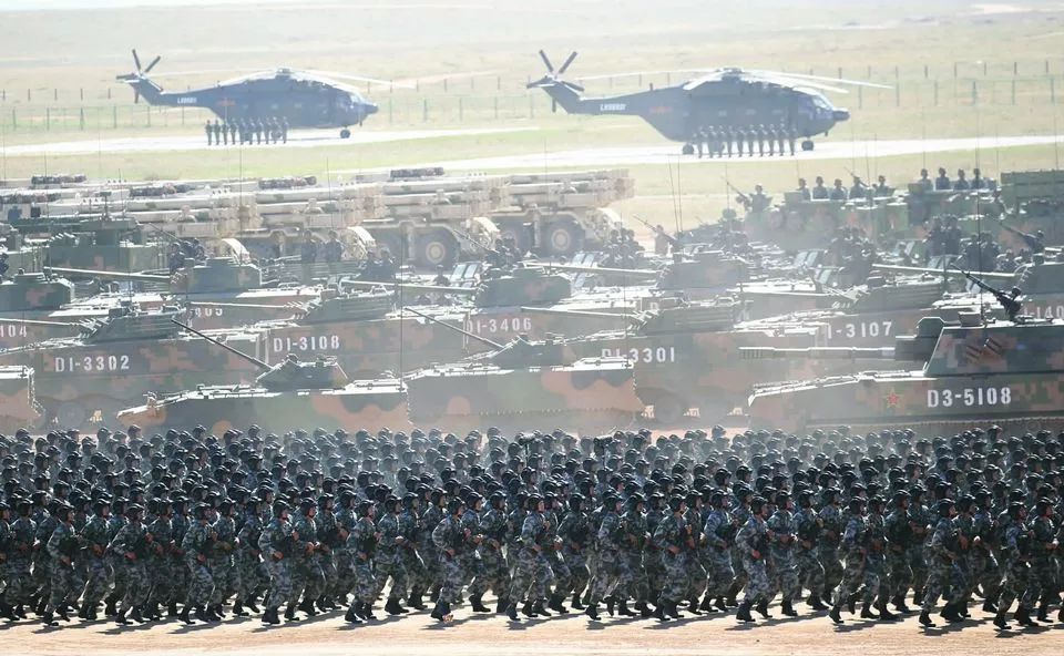 建軍90周年閱兵儀式，回顧輝煌歷程，展望嶄新未來，建軍90周年閱兵儀式，回顧輝煌歷程，展望嶄新未來，彰顯軍威國威的力量展示