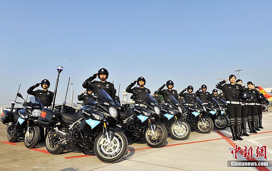國賓護衛(wèi)隊護衛(wèi)視頻，展現(xiàn)榮譽與力量的精彩瞬間，國賓護衛(wèi)隊榮譽與力量的精彩瞬間，護衛(wèi)視頻展現(xiàn)震撼力量