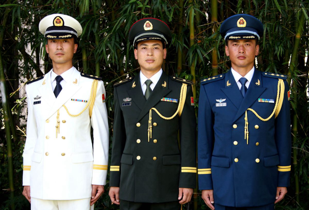 中國人民解放軍軍裝的演變與意義，中國人民解放軍軍裝演變及其意義探究