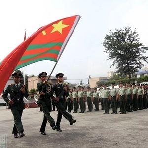 武警部隊(duì)軍旗，榮耀的象征與力量的體現(xiàn)，武警部隊(duì)軍旗，榮耀與力量的象征
