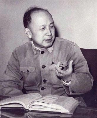錢學森的成就和貢獻，偉大的科學家的一生，錢學森的偉大成就與科學貢獻，一生獻身于科學事業(yè)的光輝歷程