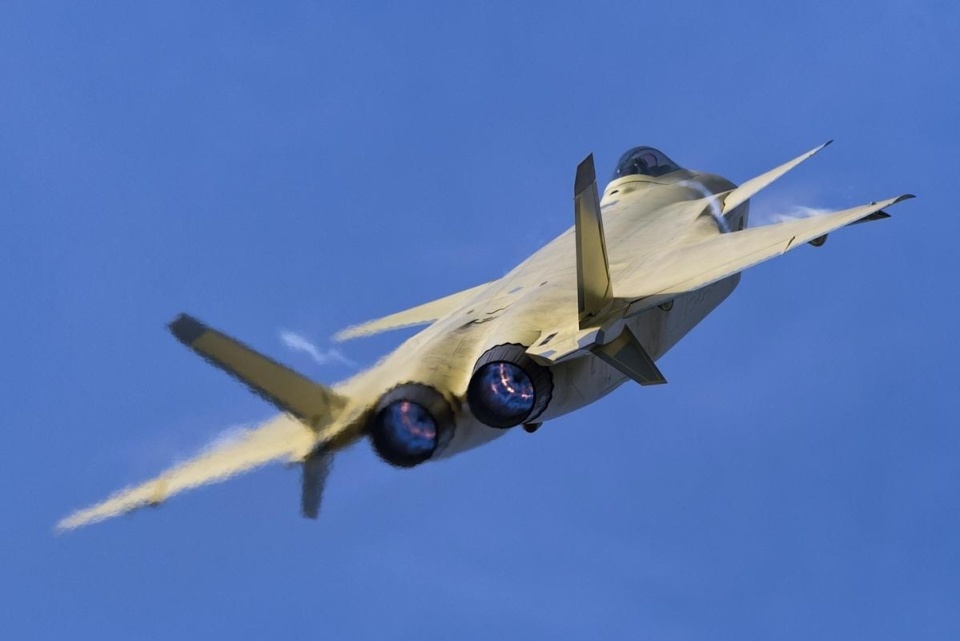 殲15戰(zhàn)斗機發(fā)動機，性能與優(yōu)勢分析，殲15戰(zhàn)斗機發(fā)動機性能與優(yōu)勢深度解析