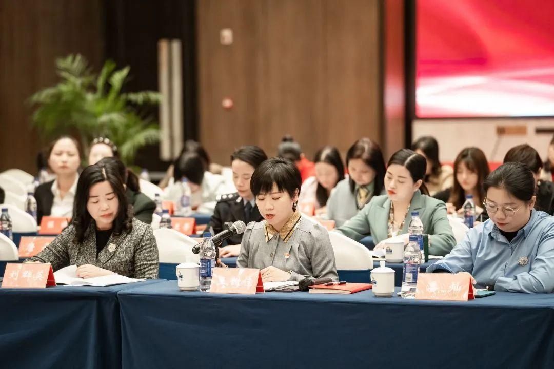正版管家婆軟件，全面解析其優(yōu)勢與價值，正版管家婆軟件，優(yōu)勢與價值全面解析